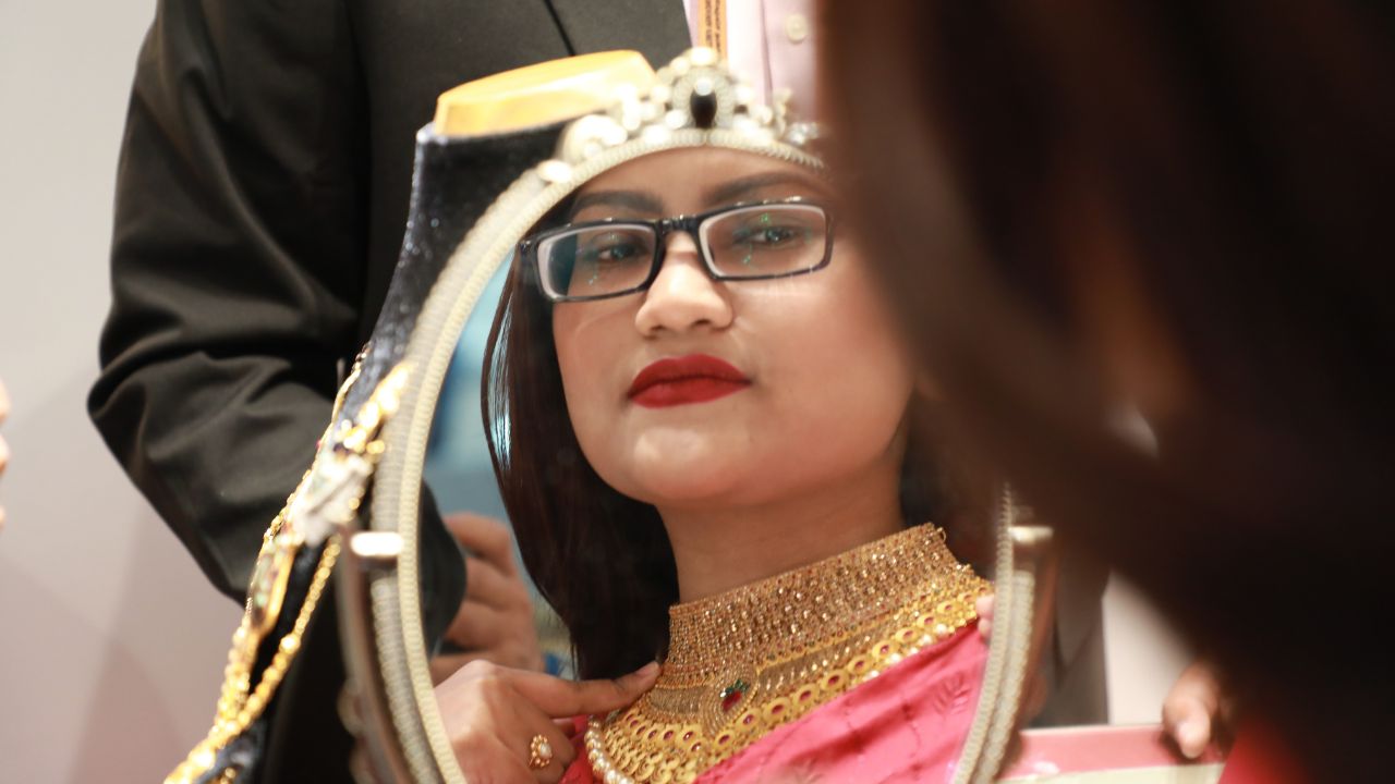 আজ যে দামে মিলছে স্বর্ণ