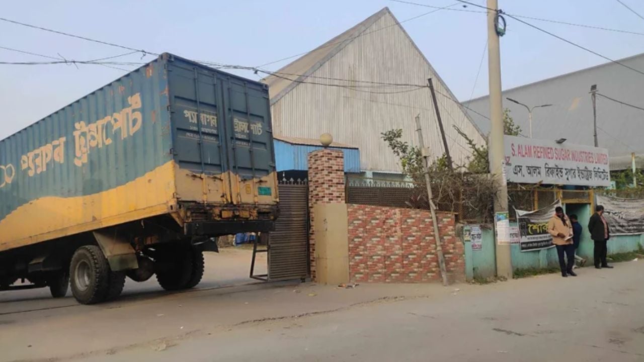 চট্টগ্রামে এস আলমের সব কারখানা বন্ধ, ৪ হাজার কর্মী ছাঁটাই