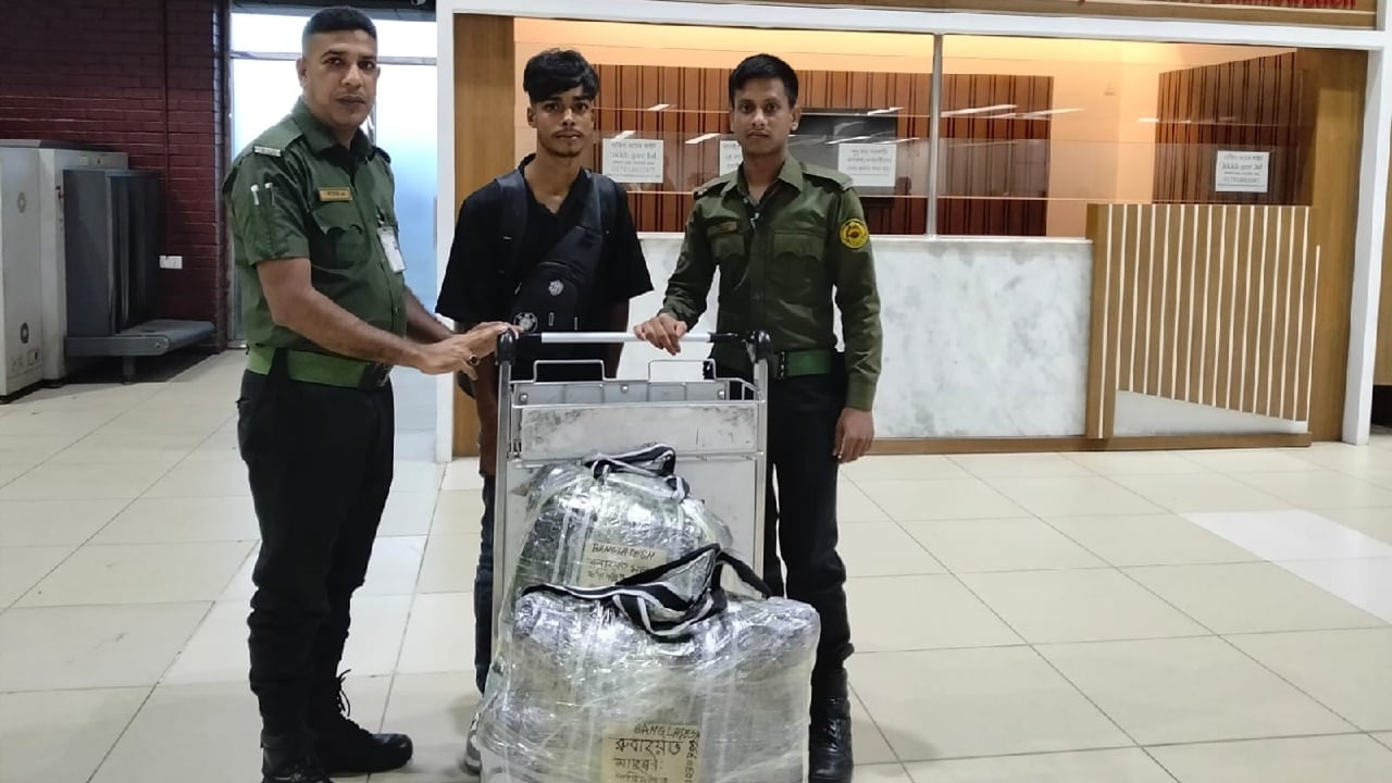 শাহজালাল বিমানবন্দরে প্রবাসীর হারানো ব্যাগ উদ্ধার