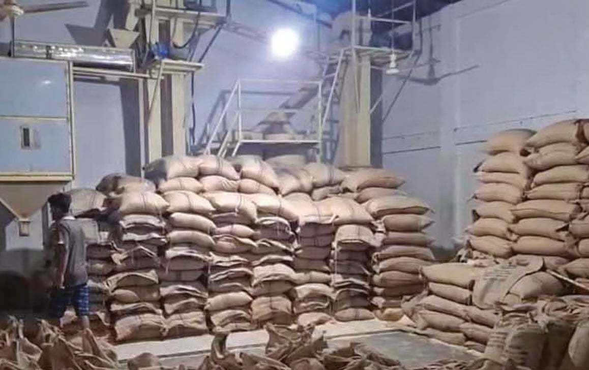 শেরপুরে ৩৩ টন সরকারি চাল জব্দ, আটক ১