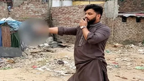 ইশরাকের পদত্যাগ এবং ঘুণ্টিঘর এলাকার আসল চিত্র