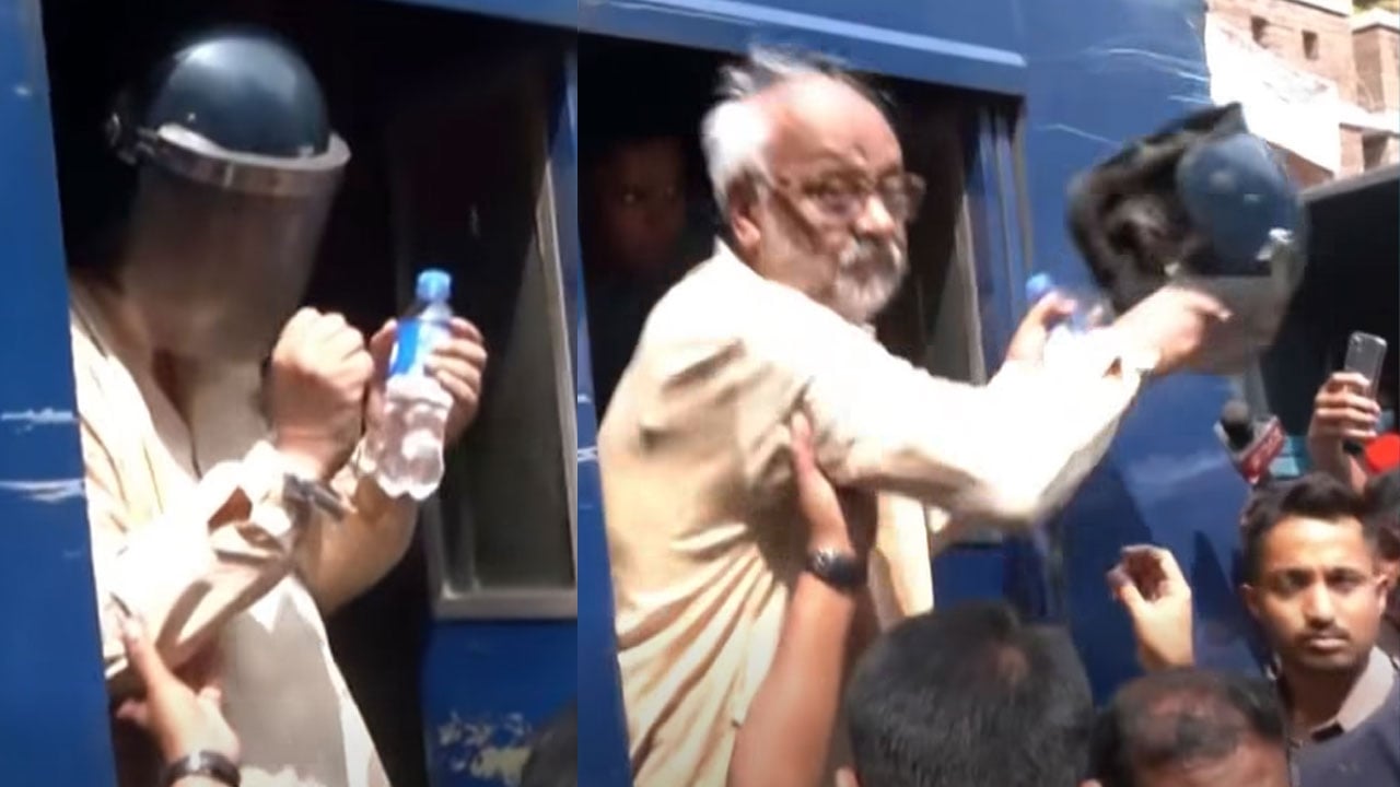 ‘আমি আওয়ামী লীগার না’ বলেই হেলমেট ছুড়ে ফেললেন আখতারুজ্জামান