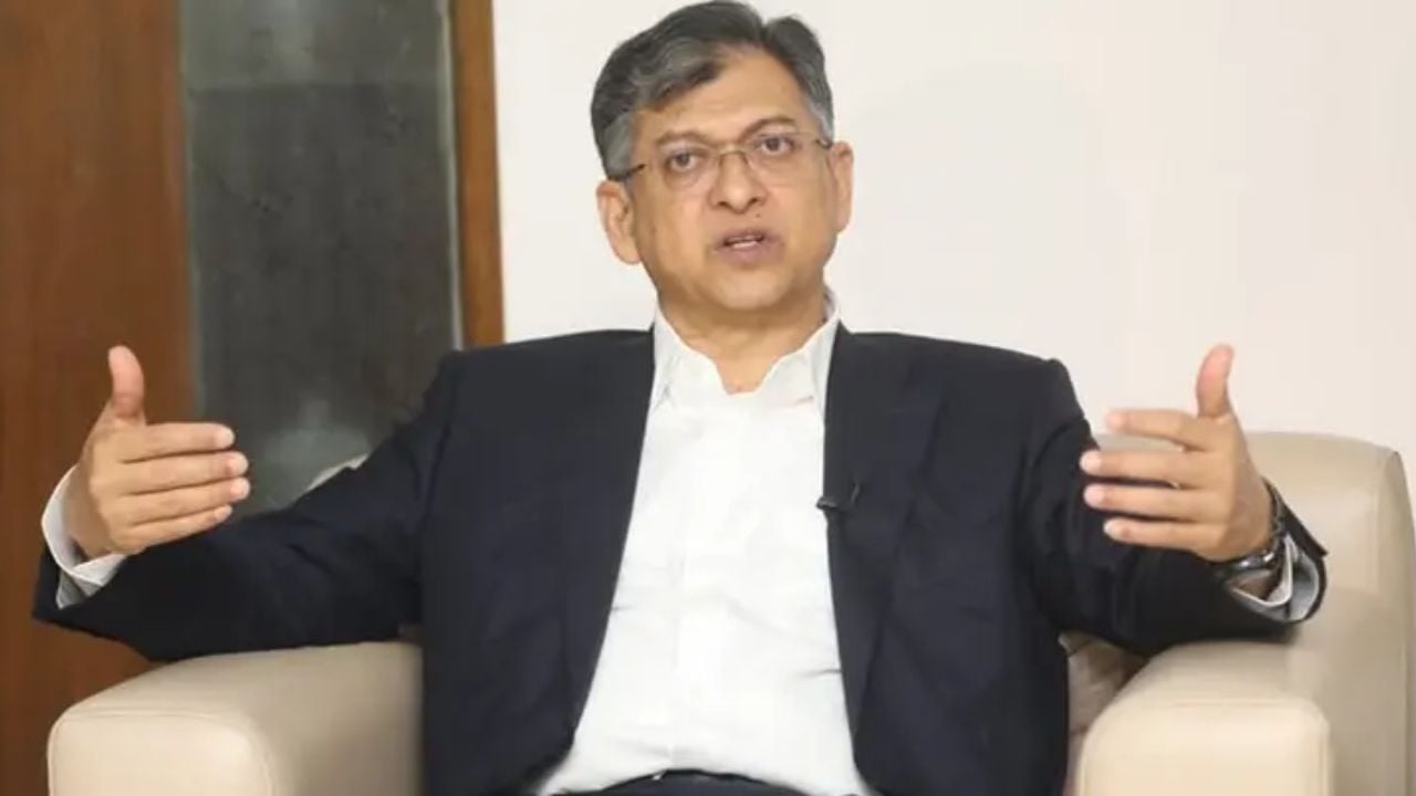 শেখ হাসিনাকে ভারত কেন সুযোগ দিলো, প্রশ্ন স্বরাষ্ট্রমন্ত্রীর