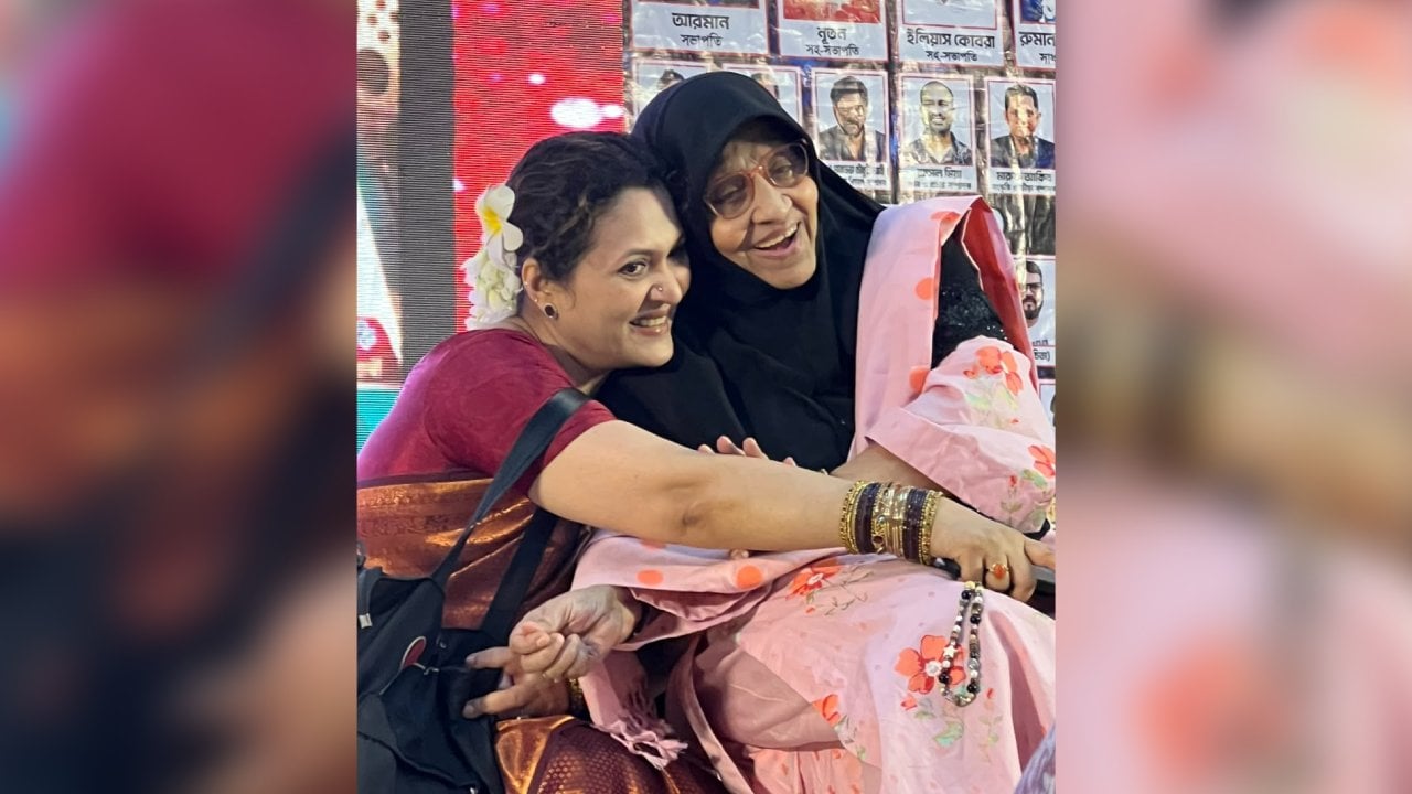 চোখের জলে মেয়ের জন্য ভোট চাইলেন কিংবদন্তি আনোয়ারা