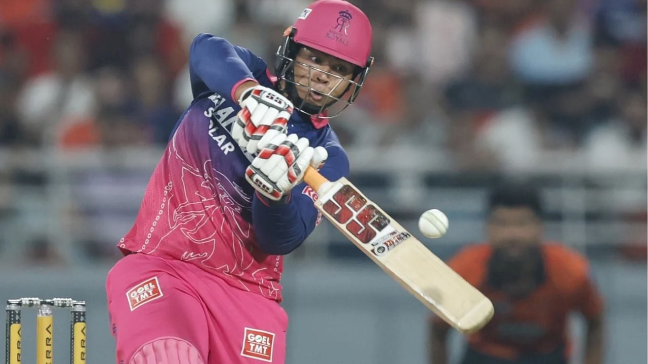 ৩ রানের আক্ষেপ, ছোঁয়া হলো না গেইলের রেকর্ড