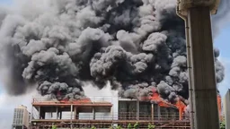 মহাখালীতে ভবনে আগুন