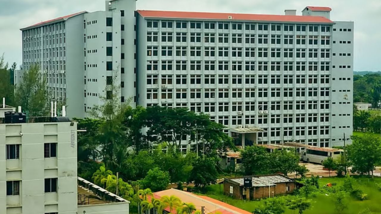 গোপালগঞ্জ প্রযুক্তি বিশ্ববিদ্যালয়ের ১৭ শিক্ষক চাকরিচ্যুত