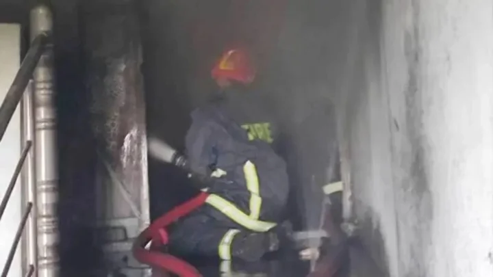 কেরানীগঞ্জে প্লাস্টিকের কারখানায় আগুন, নিহত ১
