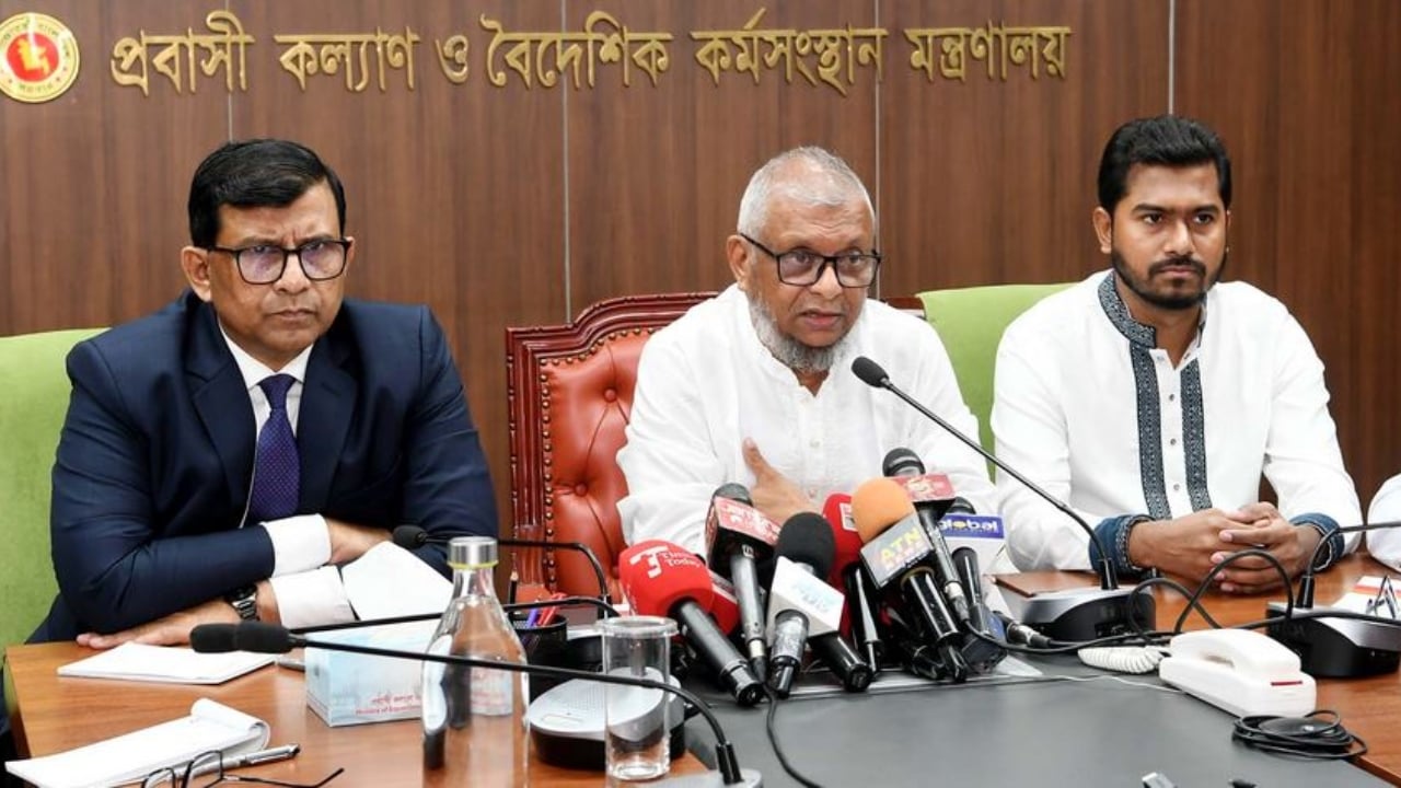 বিদেশে কর্মী পাঠাতে কোনো সিন্ডিকেট চলবে না:  প্রবাসী কল্যাণমন্ত্রী