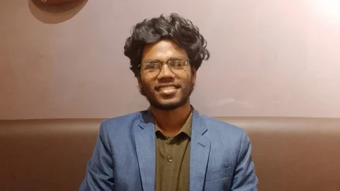 মেসে পড়ে ছিল জগন্নাথ বিশ্ববিদ্যালয়
ছাত্রের ঝুলন্ত মরদেহ