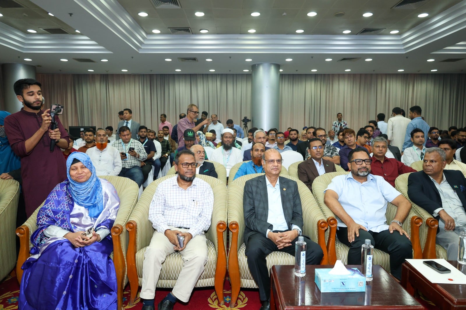 অনুষ্ঠানে প্রধান অতিথি হিসেবে উপস্থিত ছিলেন রাজউকের চেয়ারম্যান ইঞ্জিনিয়ার মো. রিয়াজুল ইসলাম। এ সময় রাজউকের সদস্যবৃন্দ এবং প্রকল্প সংশ্লিষ্ট অন্যান্য কর্মকর্তারা উপস্থিত ছিলেন।