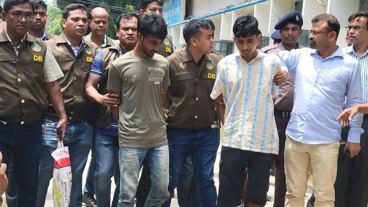 ইয়াবা সেবনে বাধা দেওয়ায় চার খুন, গ্রেপ্তার ২