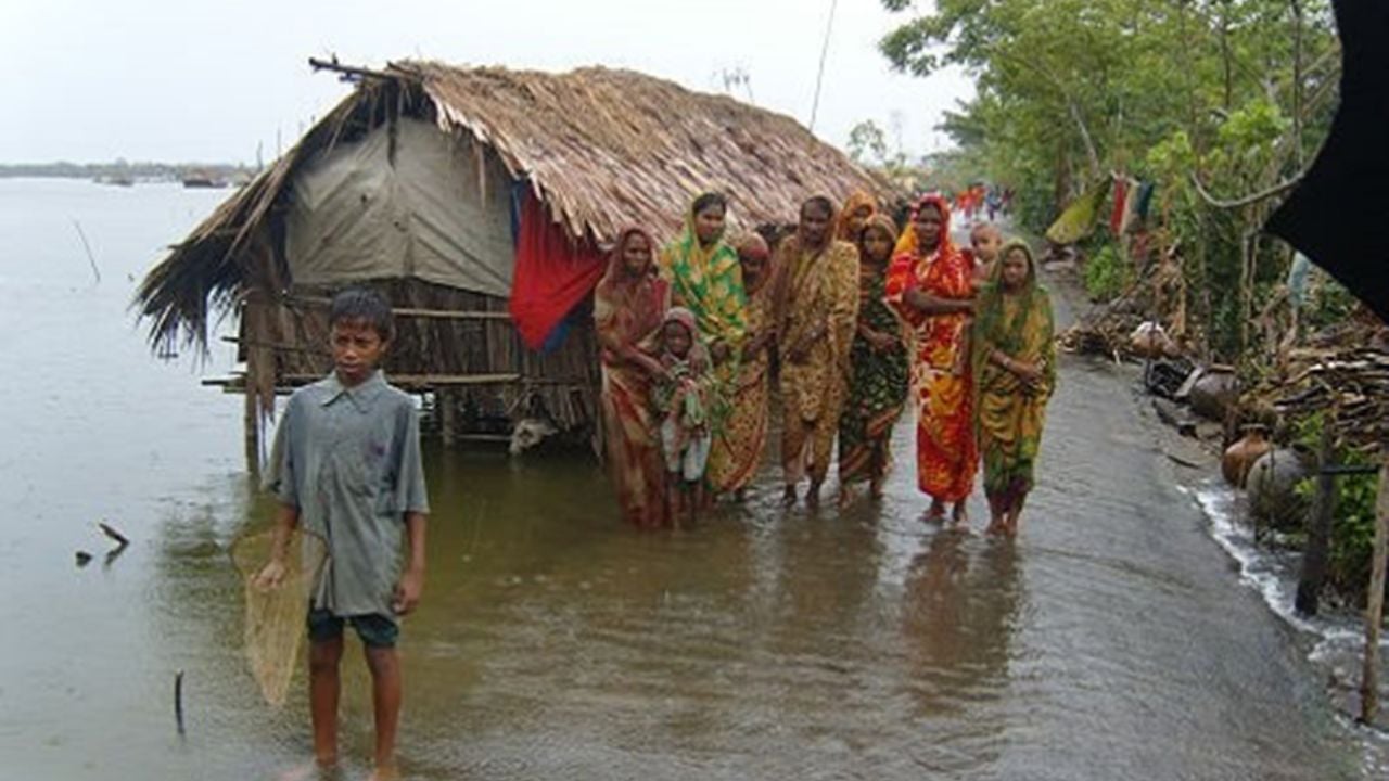 জলবায়ু ঝুঁকি মোকাবিলায় যা আছে বাজেটে