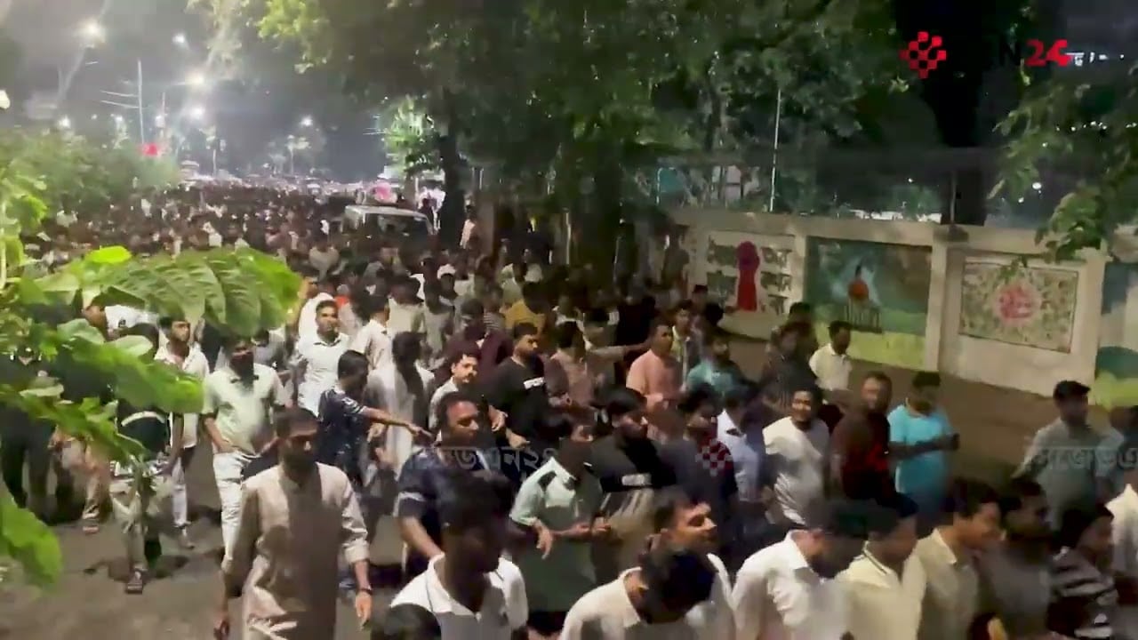 বিএনপি সরকারের ১৮০ দিন পূর্তি উপলক্ষে ঢাবিতে ছাত্রদলের শুভেচ্ছা মিছিল