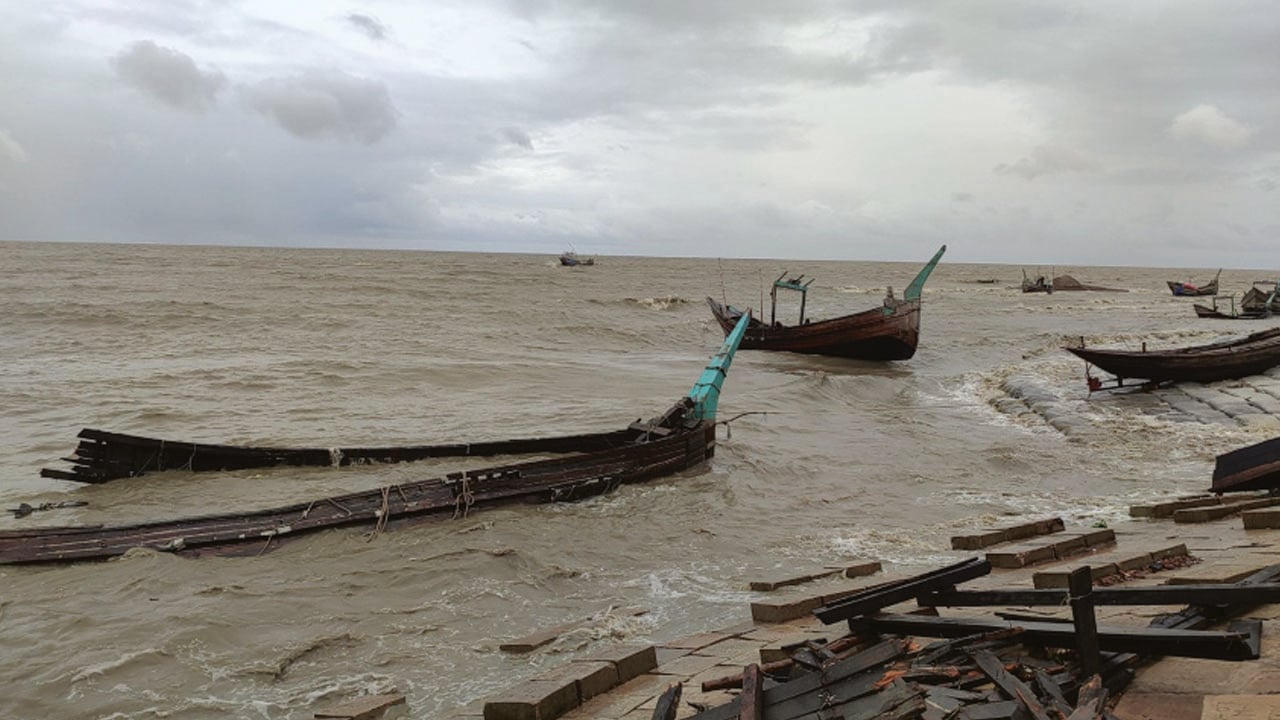 মেঘনার পানি বিপৎসীমার ১০০ সেন্টিমিটার ওপরে, পানিবন্দি হাজারো মানুষ