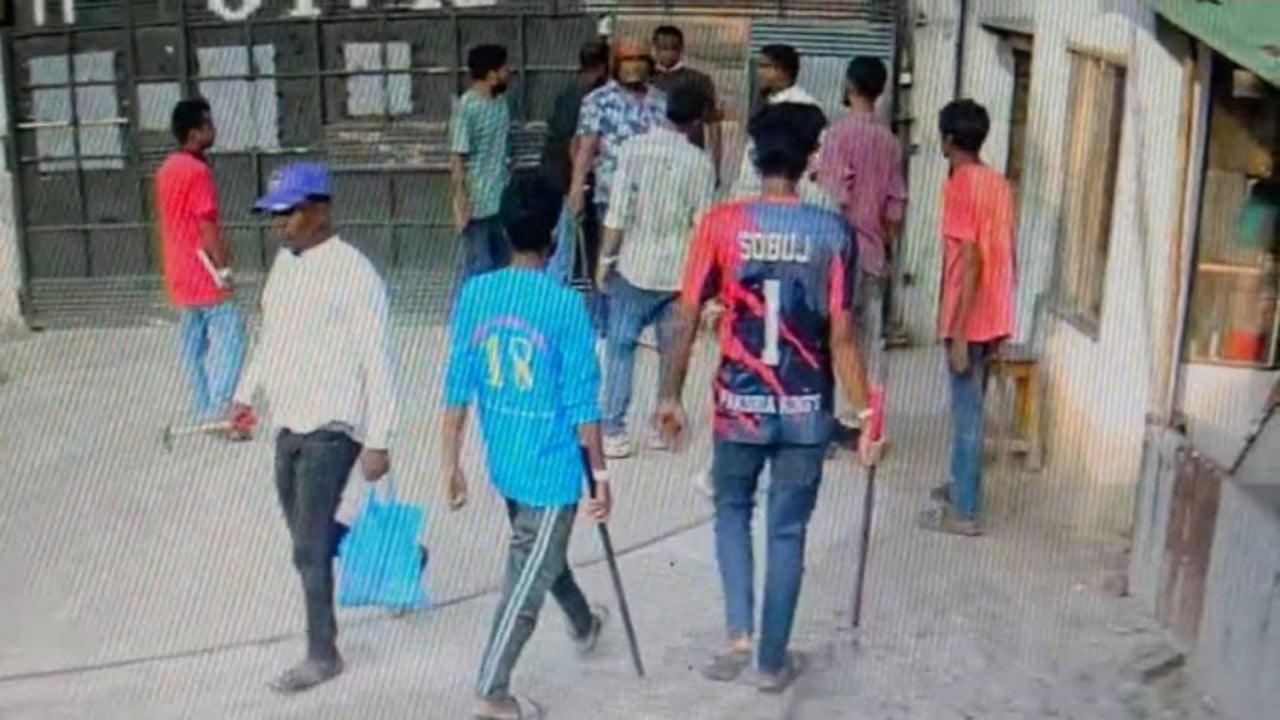 আশুলিয়ায় মাদ্রাসায় হামলা, ভাঙচুর ও লুটপাটের অভিযোগ