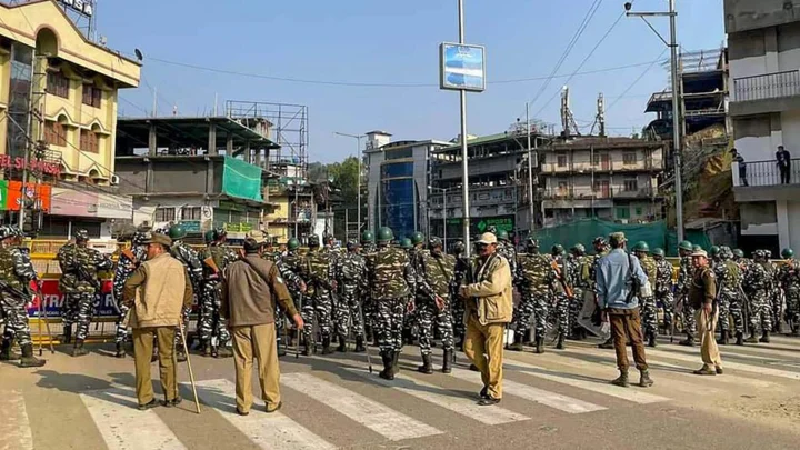 অরুণাচলে হঠাৎ বিপুল সংখ্যক বাহিনী পাঠাচ্ছে ভারত