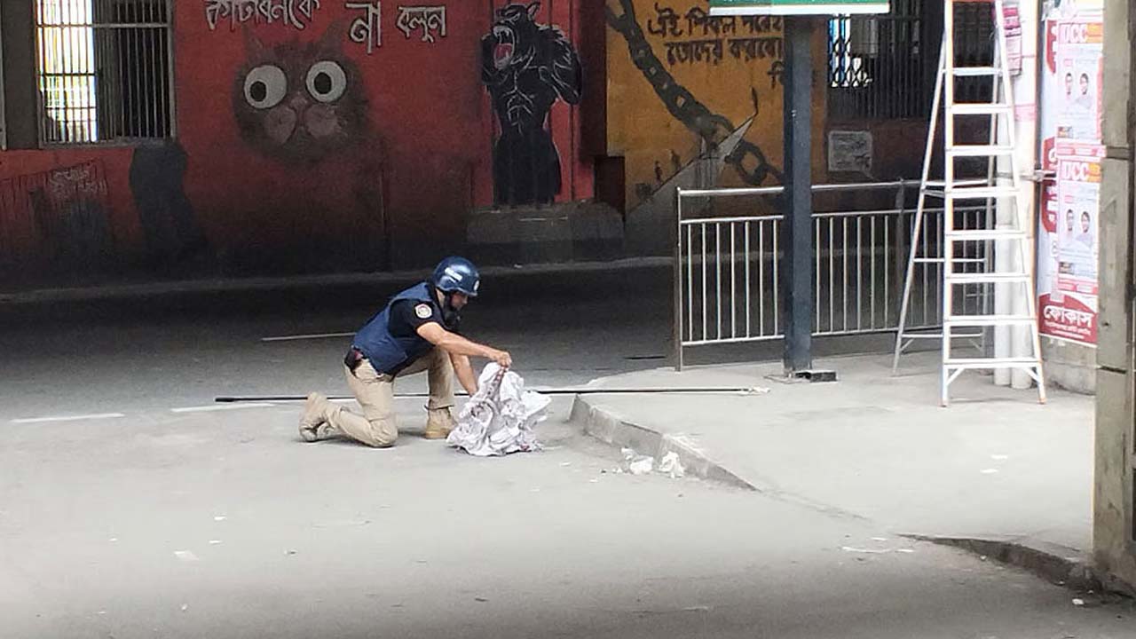 মেট্রোরেলের নিচে কোনো বোমা মেলেনি 1
