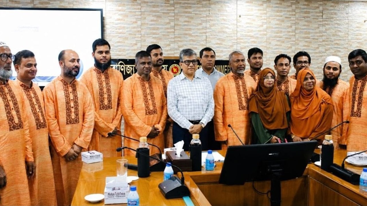 স্বচ্ছ ও জবাবদিহিমূলক কর্মপরিবেশ নিশ্চিতের আহ্বান বাণিজ্য সচিবের