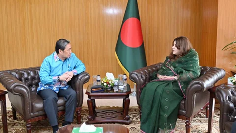 ঢাকার সঙ্গে সরাসরি বিমান যোগাযোগ চায় ইন্দোনেশিয়া
