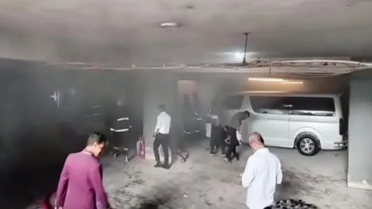 আবারও কক্সবাজারে হোটেলে আগুন