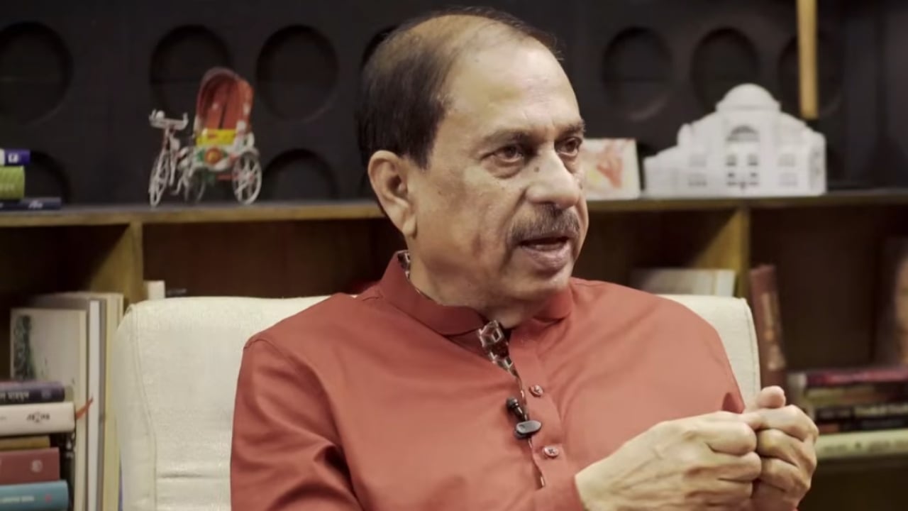 ‘শেখ হাসিনা পদত্যাগপত্রটি ভ্যানিটি ব্যাগে করে নিয়ে গেছেন’