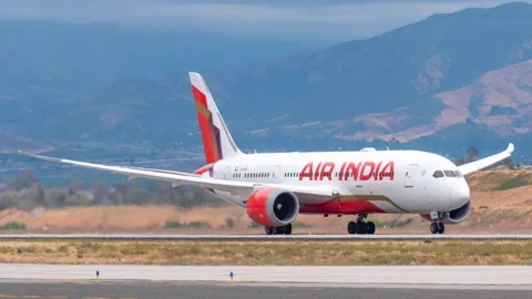 এবার অতিরিক্ত মদ্যপানে এয়ার ইন্ডিয়ার পাইলট বরখাস্ত