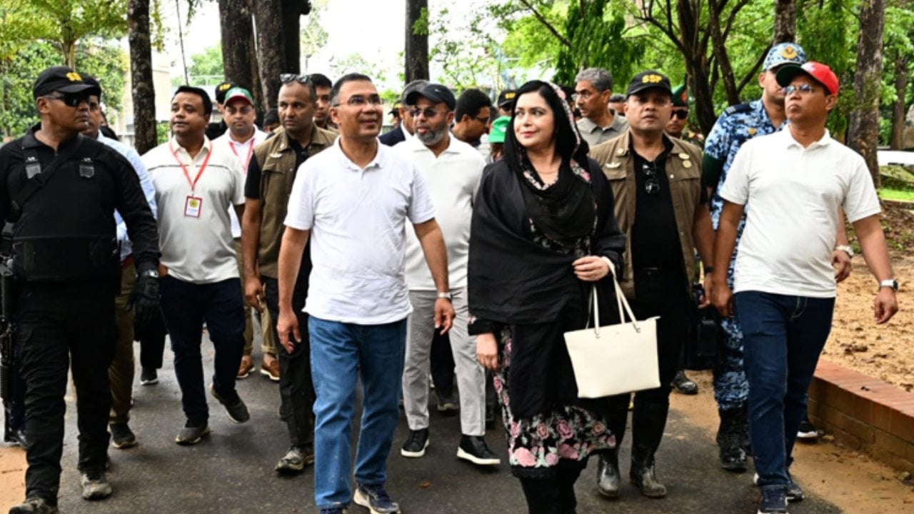 ডুলাহাজারা সাফারি পার্ক পরিদর্শন প্রধানমন্ত্রীর