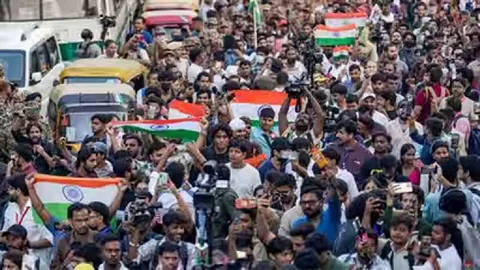 দিল্লিতে তেরঙা যাত্রা ঘিরে বিক্ষোভ, আটক দেড় শতাধিক