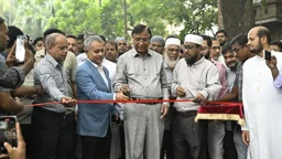 ধানমন্ডি লেকের কাদা-বর্জ্য অপসারণে ব্যয় ২৬ কোটি টাকা