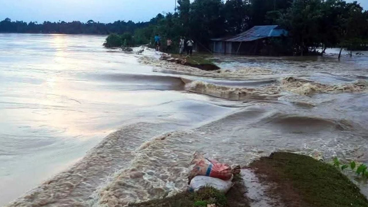 মৌলভীবাজারে পানিবন্দি ১০ হাজার পরিবার