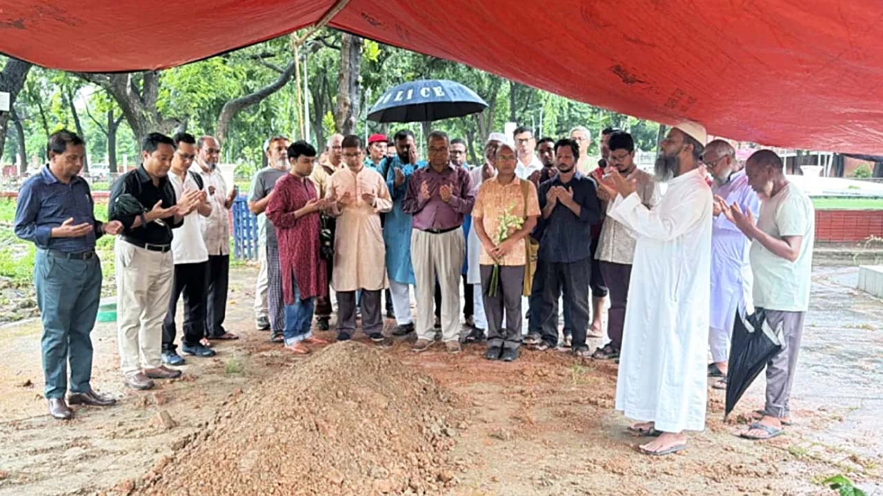 আহমদ ছফার কবর বুদ্ধিজীবীতে স্থানান্তর 1