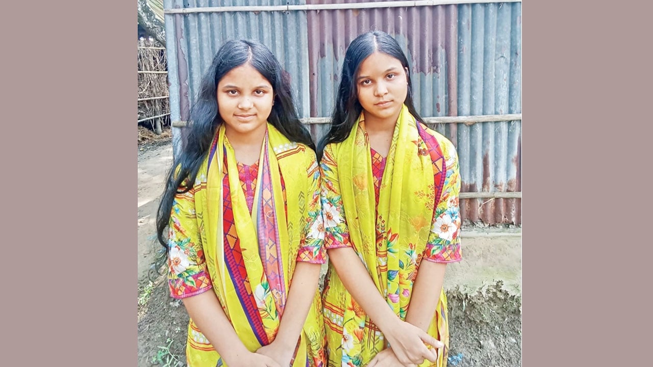 ১৮ বছরে মনি-মুক্তা: দুই বোন আজ অনুপ্রেরণার প্রতীক