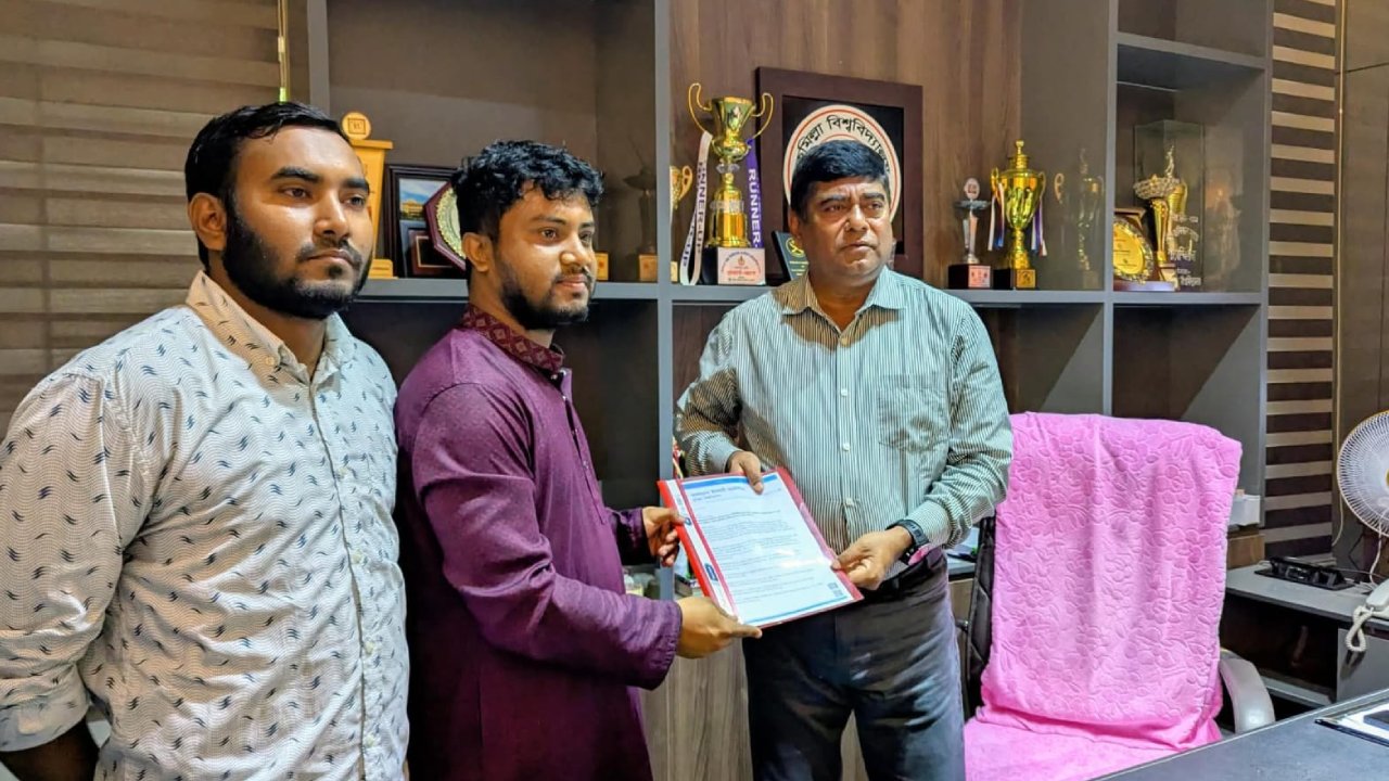 কুমিল্লা বিশ্ববিদ্যালয়ে গণরুম-গেস্টরুম সংস্কৃতি বন্ধের দাবি