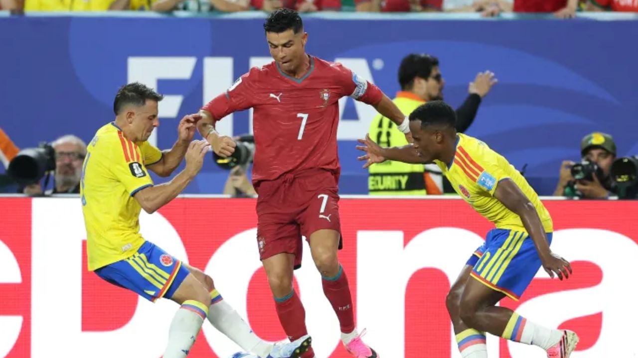 লড়াকু ড্রয়ে গ্রুপ চ্যাম্পিয়ন কলম্বিয়া