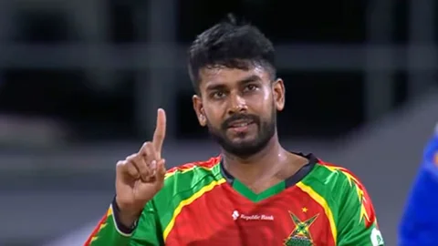 দল হারলেও দারুণ বোলিং মিরাজের