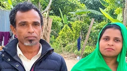 এক মাসের ব্যবধানে মা-বাবার মৃত্যু, অনিশ্চিত পাঁচ মেয়ের ভবিষ্যৎ