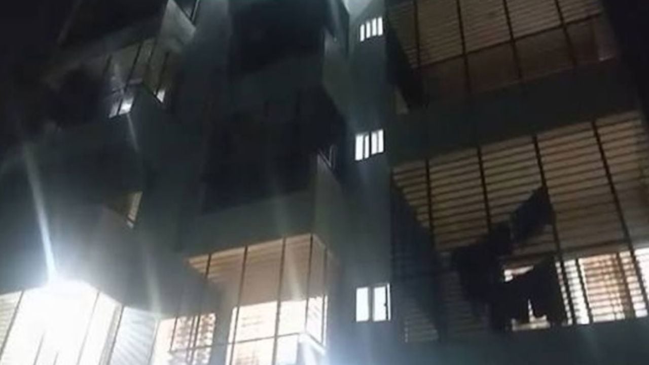 এক ভবন থেকে ৭০ বিদেশি নাগরিক আটক, নেপথ্যে কী