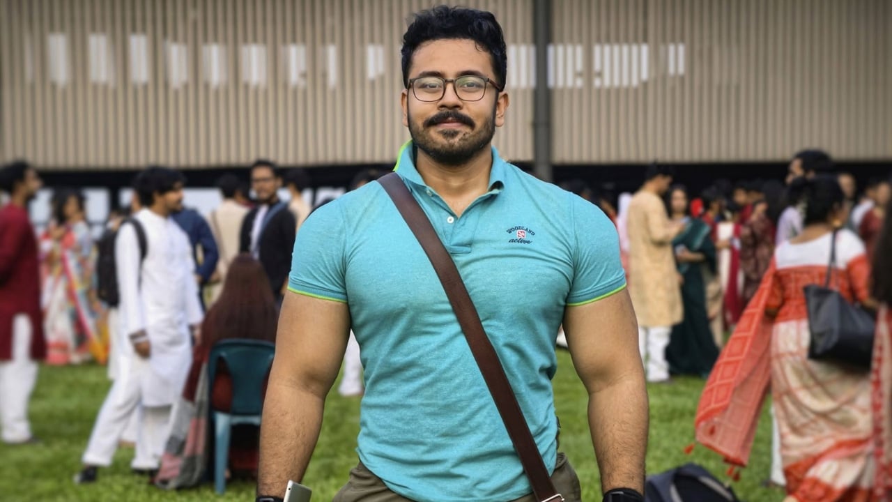 গায়ক থেকে নির্বাহী ম্যাজিস্ট্রেট মুগ্ধ
