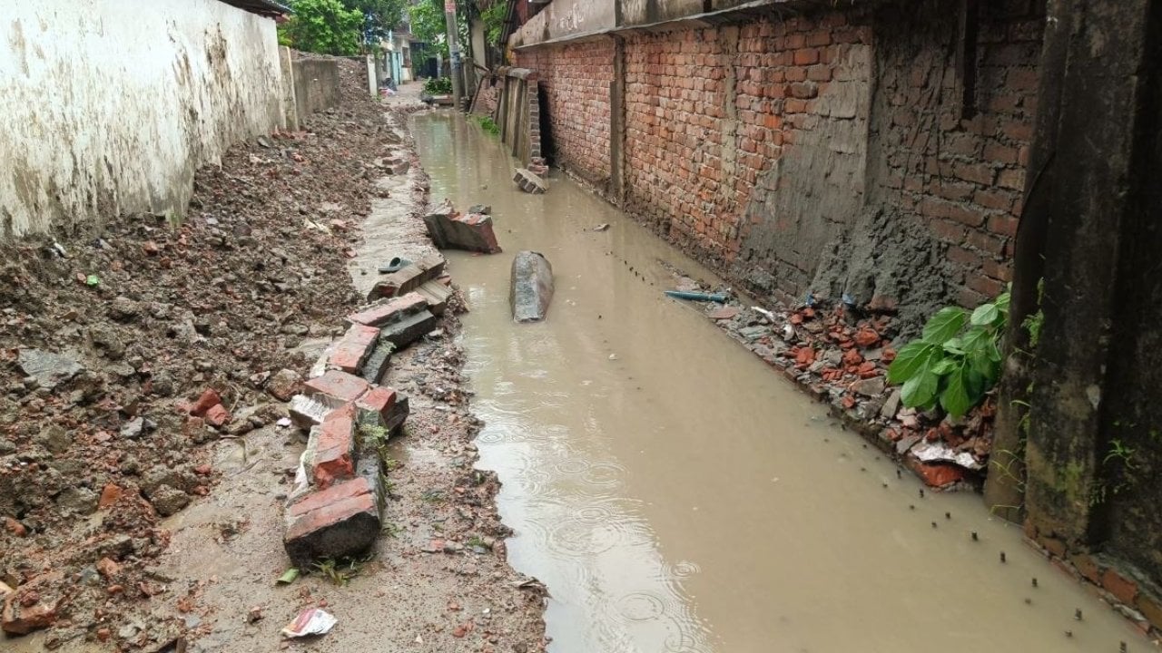 ড্রেন নির্মাণ কাজের সময় দেয়াল ধস, শ্রমিক নিহত