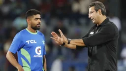 বাবরকে ওয়াসিম: তুই কি এখানে ছোলা বেচতে এসেছিস