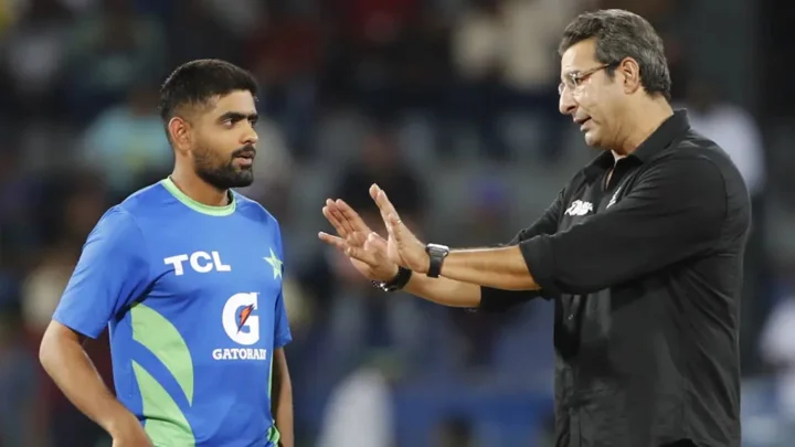 বাবরকে ওয়াসিম: তুই কি এখানে ছোলা বেচতে এসেছিস