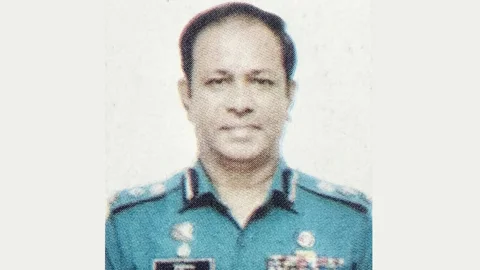 অতিরিক্ত ডিআইজি টুটুল চক্রবর্তী বরখাস্ত