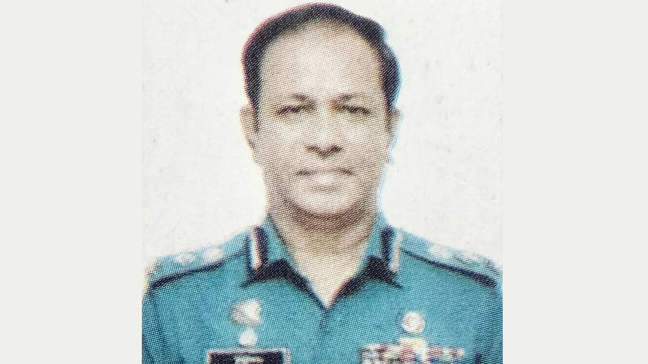 অতিরিক্ত ডিআইজি টুটুল চক্রবর্তী বরখাস্ত
