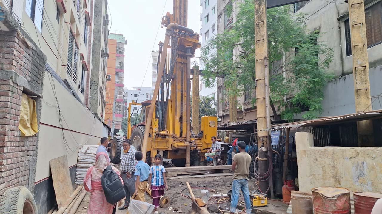 এক মাস ধরে তীব্র পানি সংকটে মিরপুরবাসী