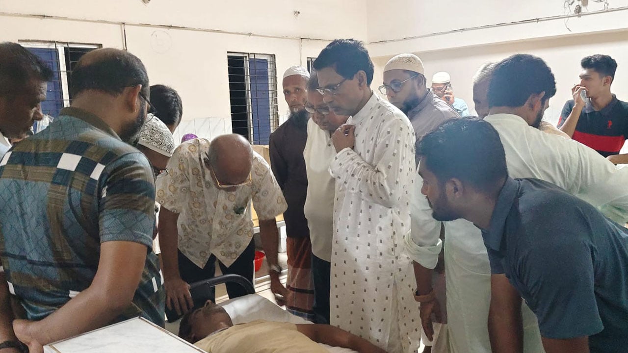 কলাপাড়ায় সাংবাদিকের ওপর ছাত্রদলের হামলা