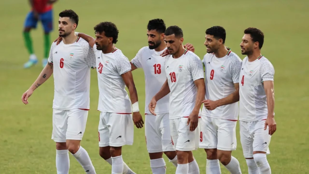 ইরান ফুটবল দলের ১৪ কর্মকর্তা ভিসা না পাওয়ার কারণ কি