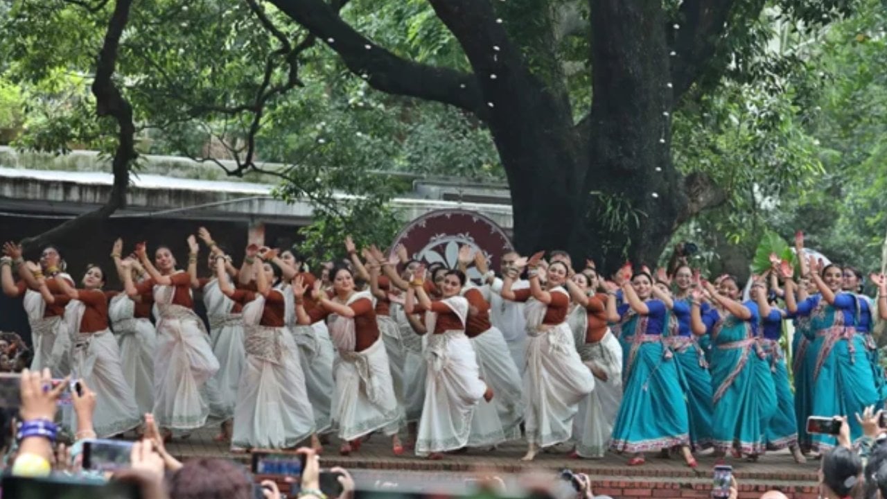 চারুকলায় বন্যার্তদের সহায়তা ও বর্ষা উদযাপনে ‘ঘনঘটা ২’