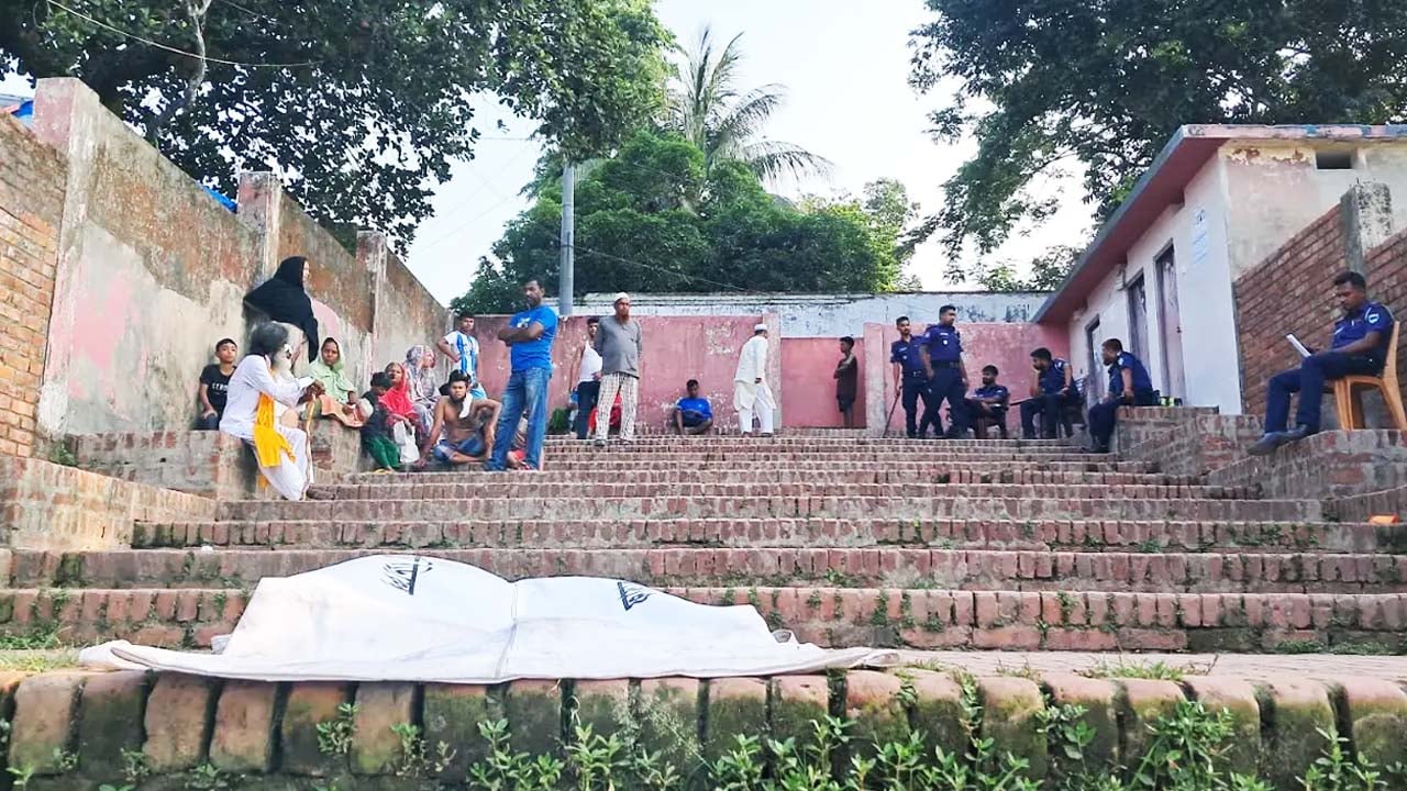 খানজাহান আলীর মাজারে কুমিরের ‘শিকার’ ফাতেমার মরদেহ উদ্ধার