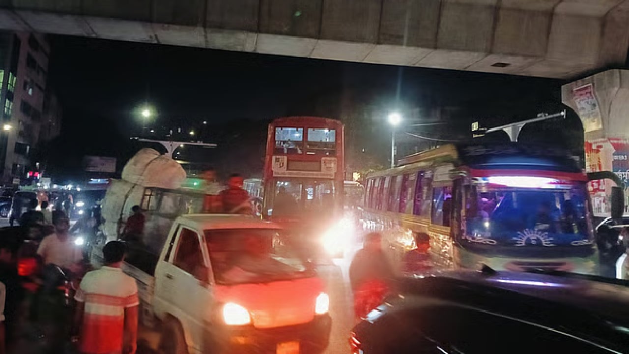 শিক্ষামন্ত্রীর পদত্যাগে সময় বেঁধে দিয়ে শাহবাগ ছাড়লেন শিক্ষার্থীরা